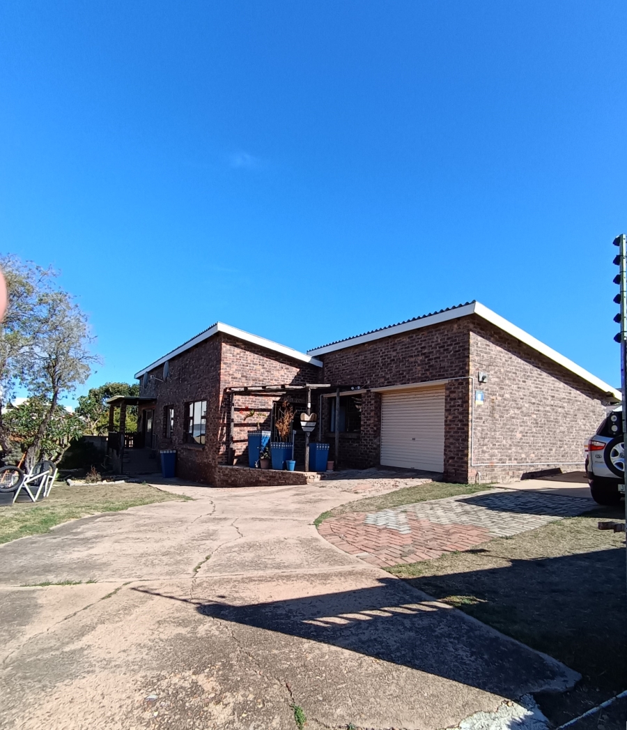3 Bedroom Property for Sale in Wavecrest Eastern Cape